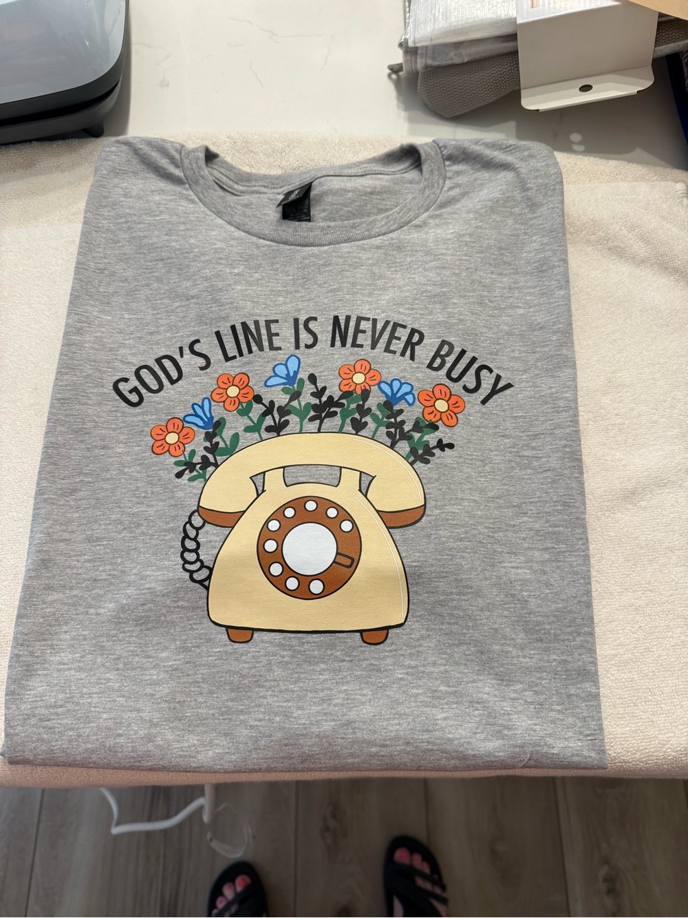 Grey Graphic Tee "God's Line Is Never Busy" with Floral Telephone T SHIRT NEW XL